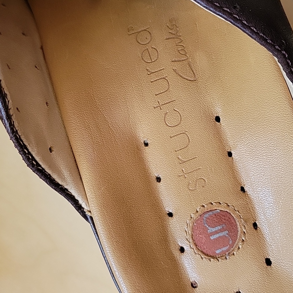 Clark's Structured clogs,6M,Brown leather uppers, cushioned footbed. Worn twice. - Picture 3 of 4